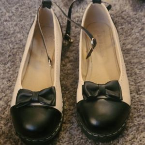 Cute black ⚫ and white Shoes with ankle strap